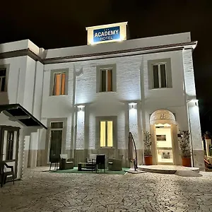 3* Hotell Academy